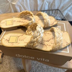 Dolce Vita Sandles